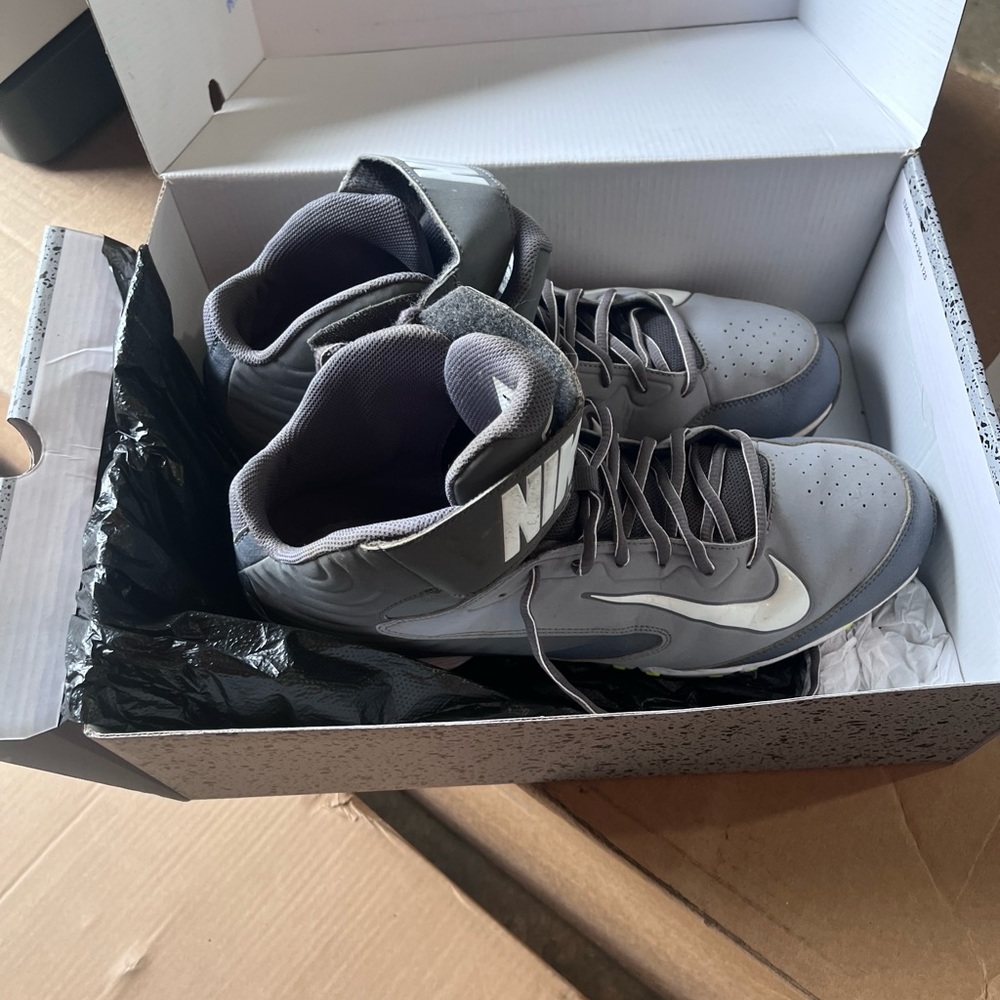 Great condition Nike men’s cleats